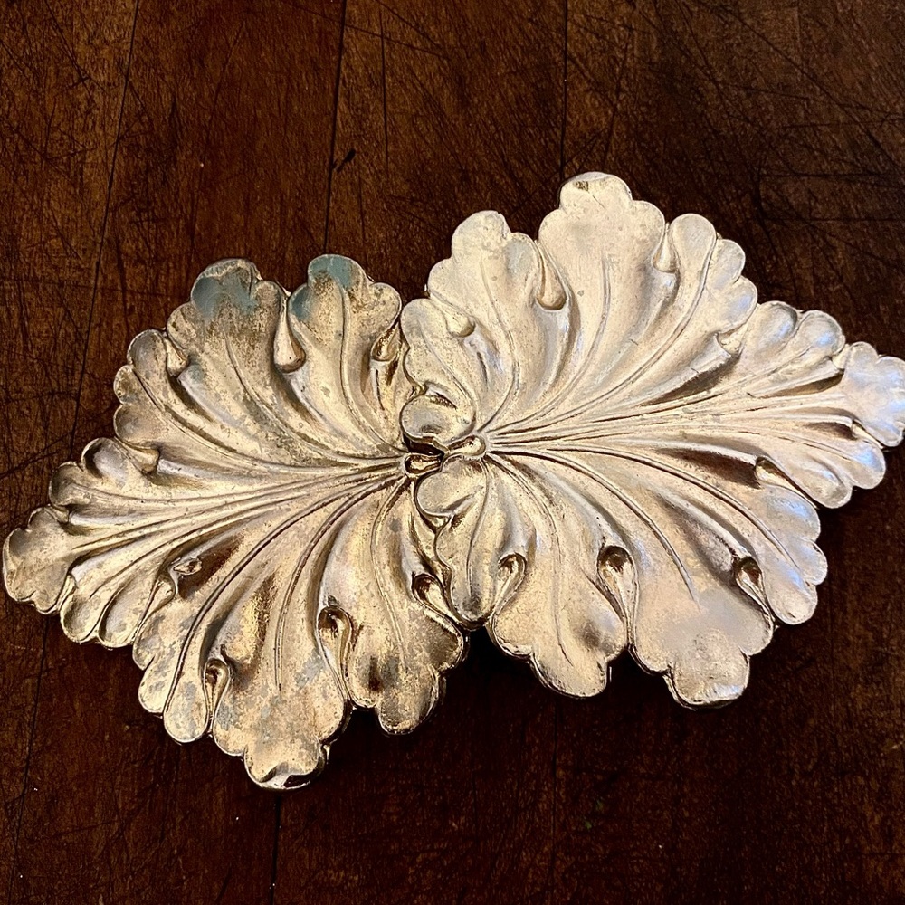 Large VINTAGE Gold Leaf Belt Buckle!!